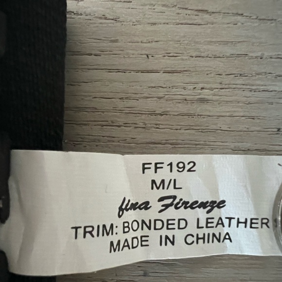 Fina Firenze Medium black woven/silver clasp with elastic back. 2.5” W x 32” L - Picture 7 of 8